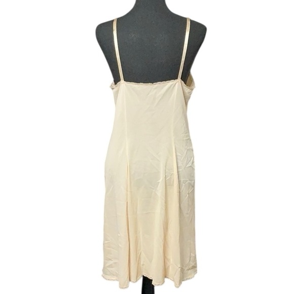 Vintage Vanity Fair Elegant Cream Chemise Slip - Picture 6 of 9